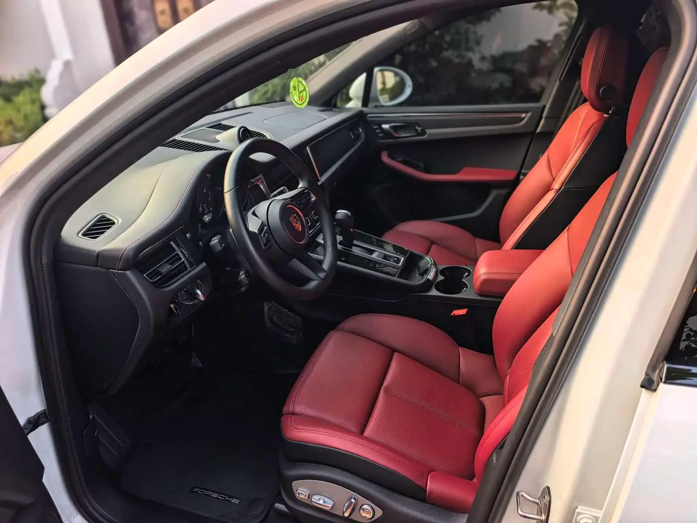 Porsche Macan 2024 — Photo 3/14