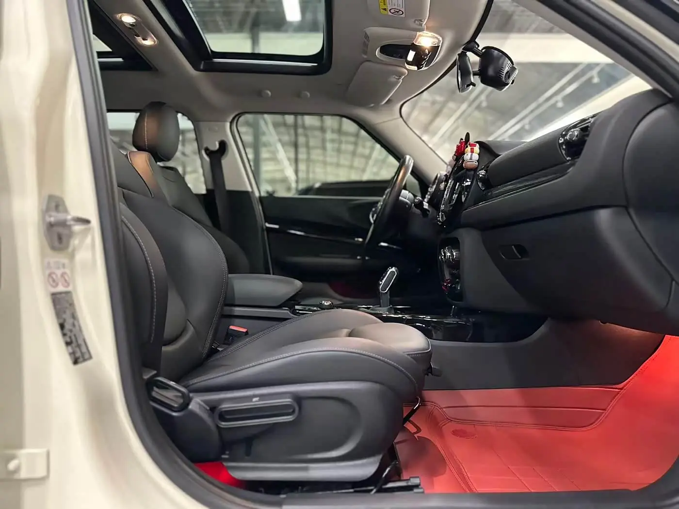 MINI CLUBMAN 2021 — Фото 11/15