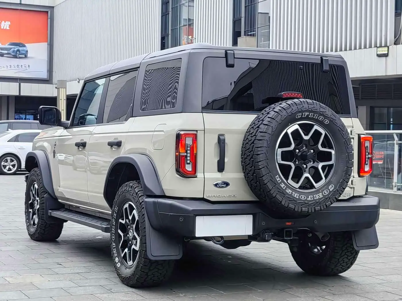 Ford Bronco 2024 — Photo 12/14