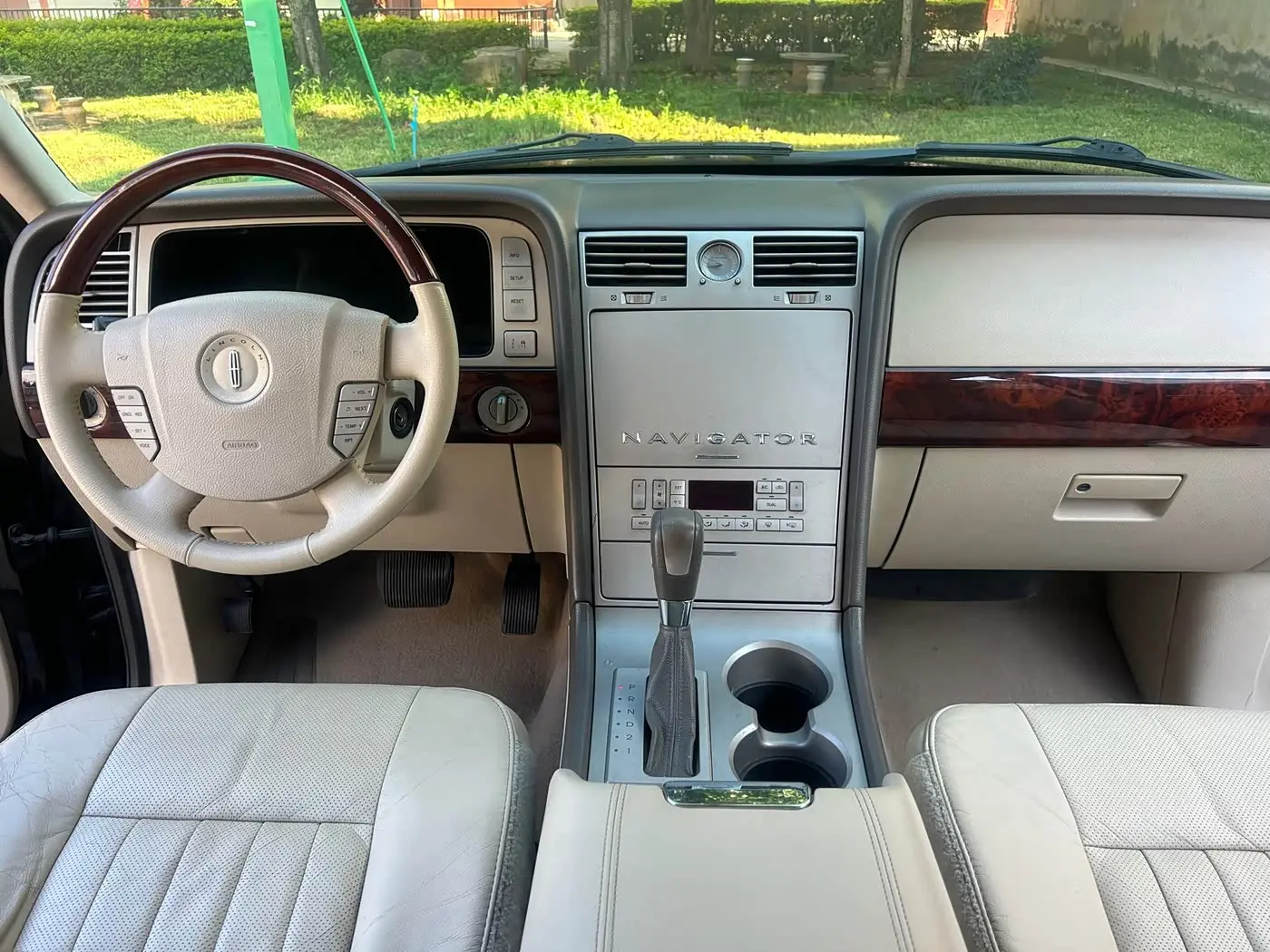 Lincoln Navigator 2005 — Şəkil 15/20