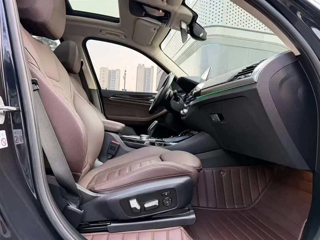 BMW X3 2021 — Photo 3/18