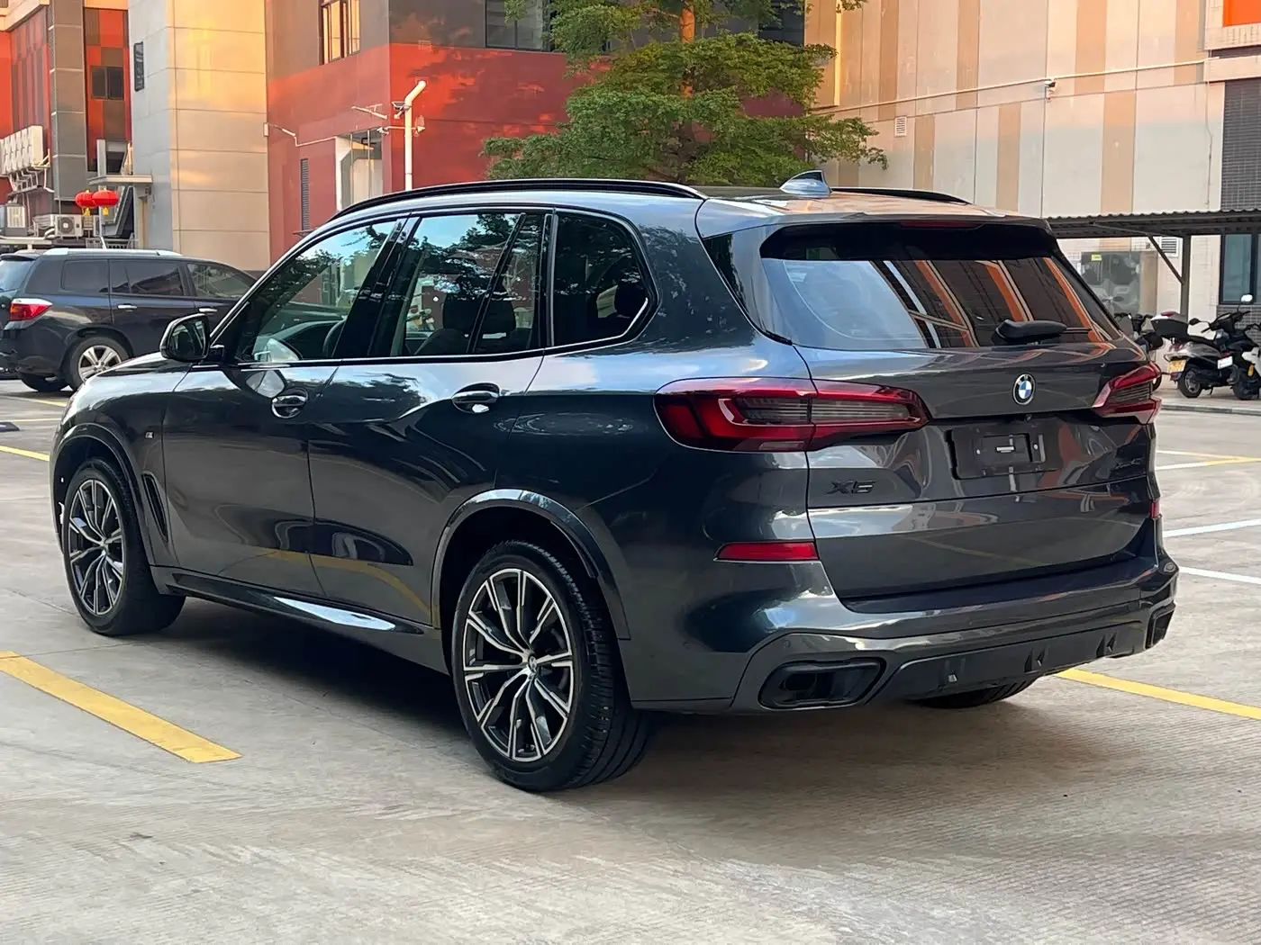 BMW X5 2021 — Photo 3/20