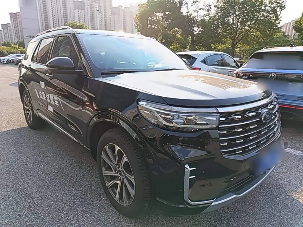 Ford Explorer 2025 — Photo 4/20