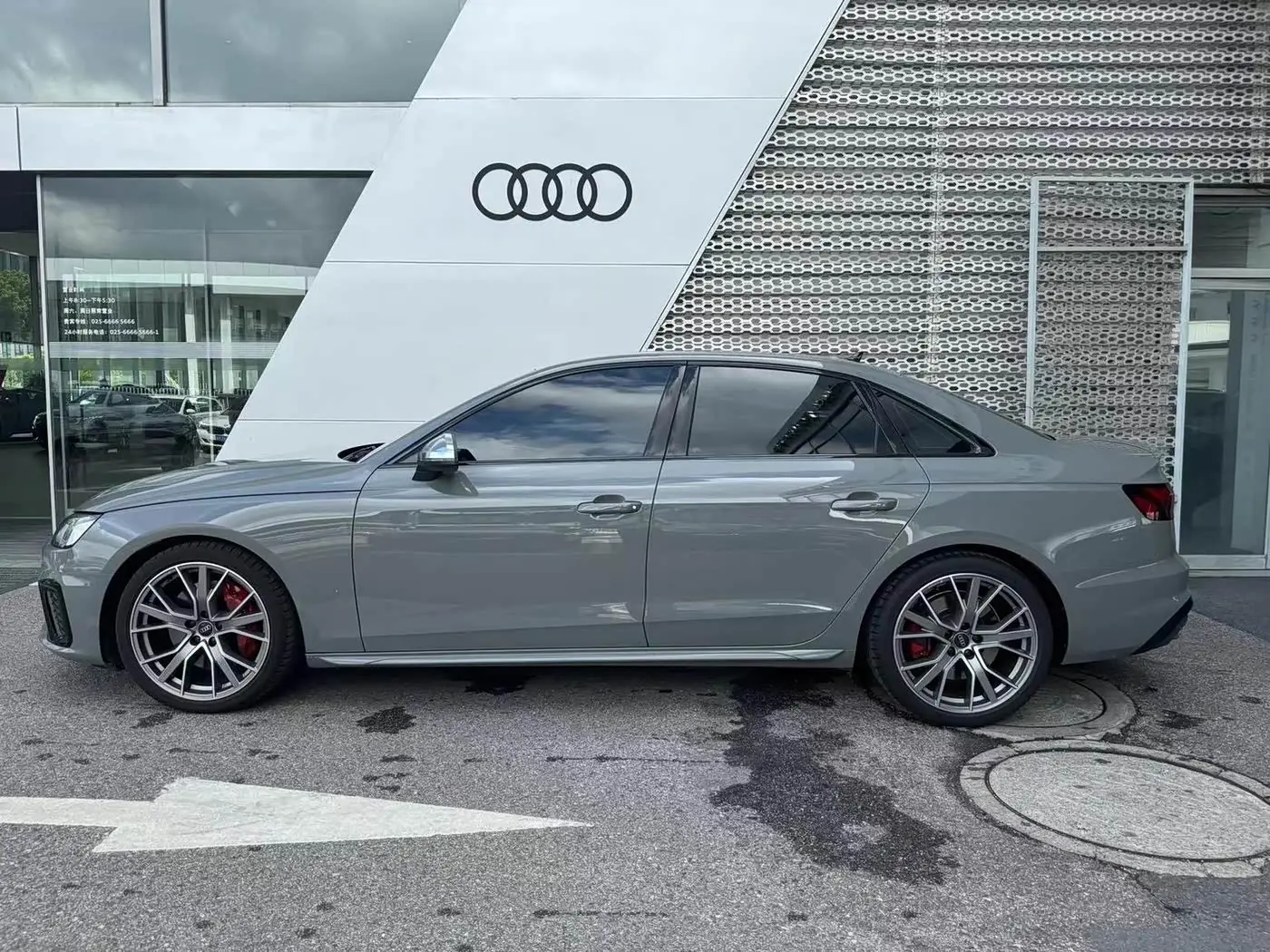 Audi S4 2023 — Photo 3/11