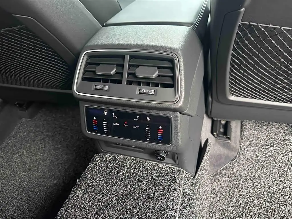 Audi A6L 2024 — Photo 9/20