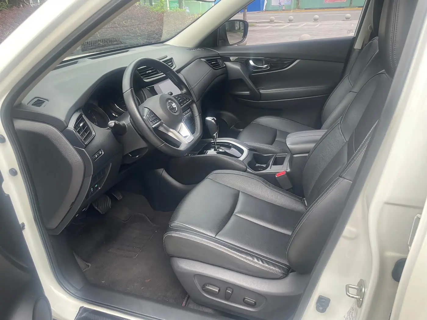 Nissan X-Trail 2021 — Photo 8/16