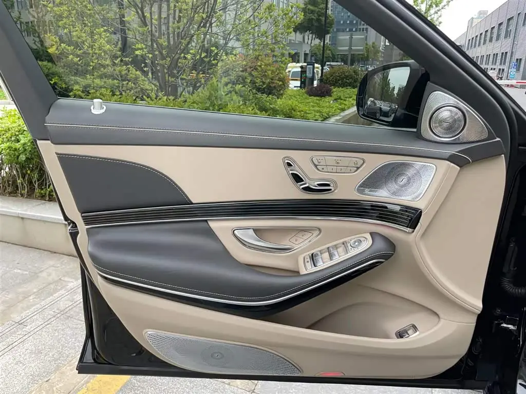 Mercedes-Benz Maybach S-Class 2018 — Фото 10/20