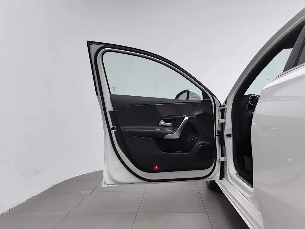 Mercedes-Benz A-Class 2022 — Фото 8/20