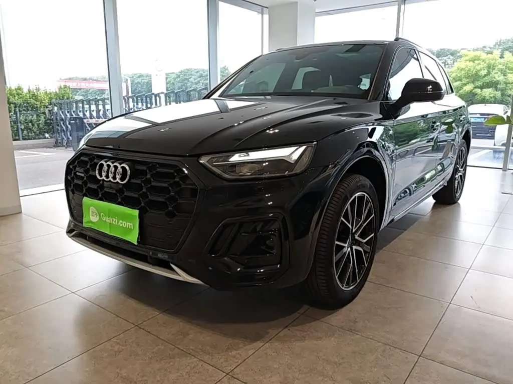 Audi Q5L 2024 — Photo 2/20