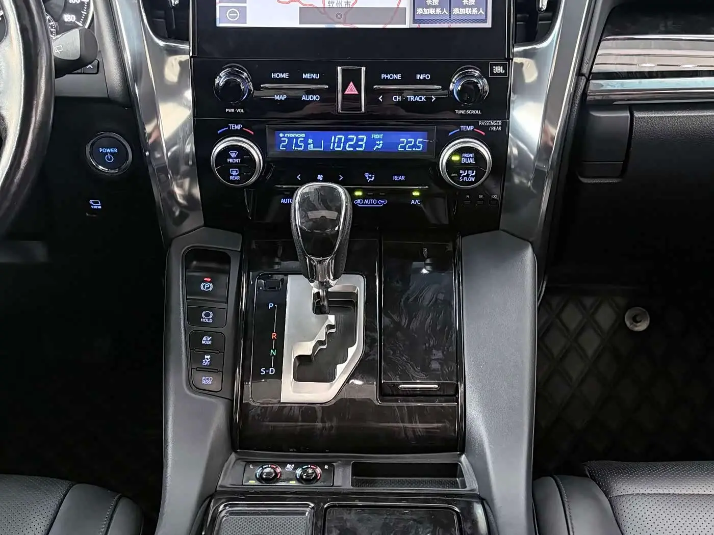 Toyota Vellfire 2022 — Photo 15/20