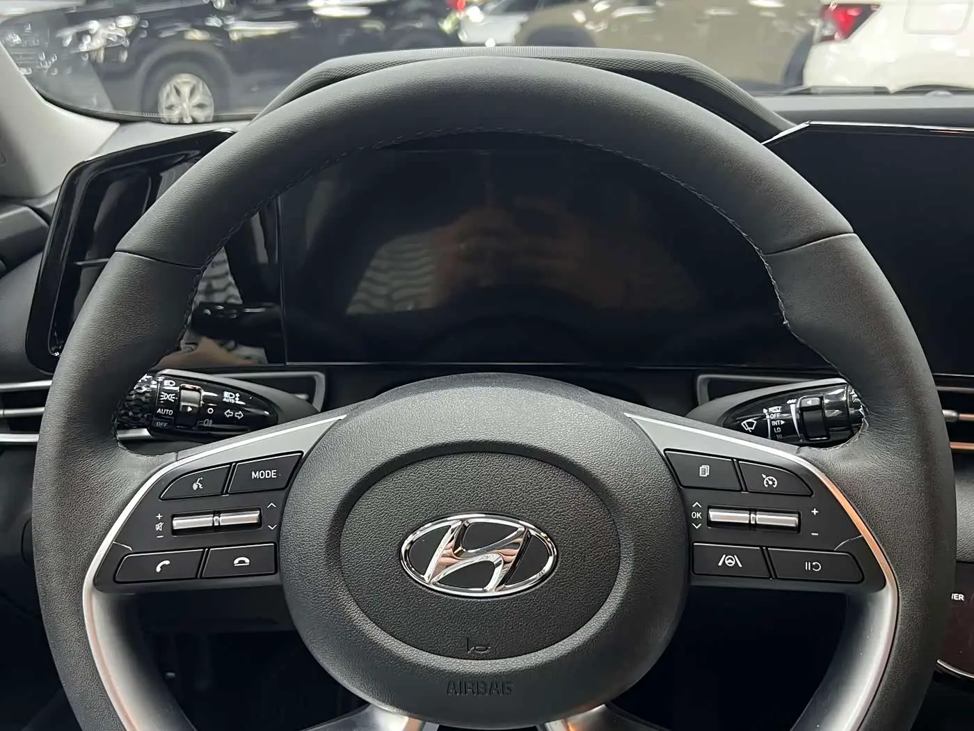 Hyundai Elantra 2022 — Фото 9/20