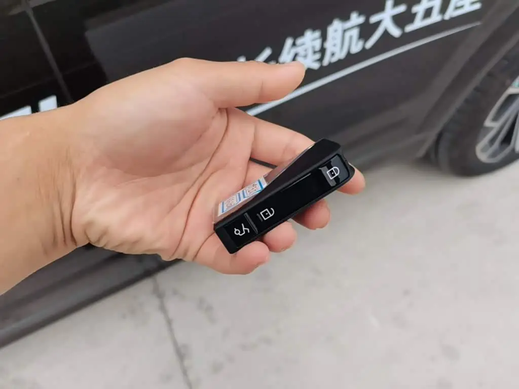 Lynk & Co 09 EM-P 2025 — Photo 9/20