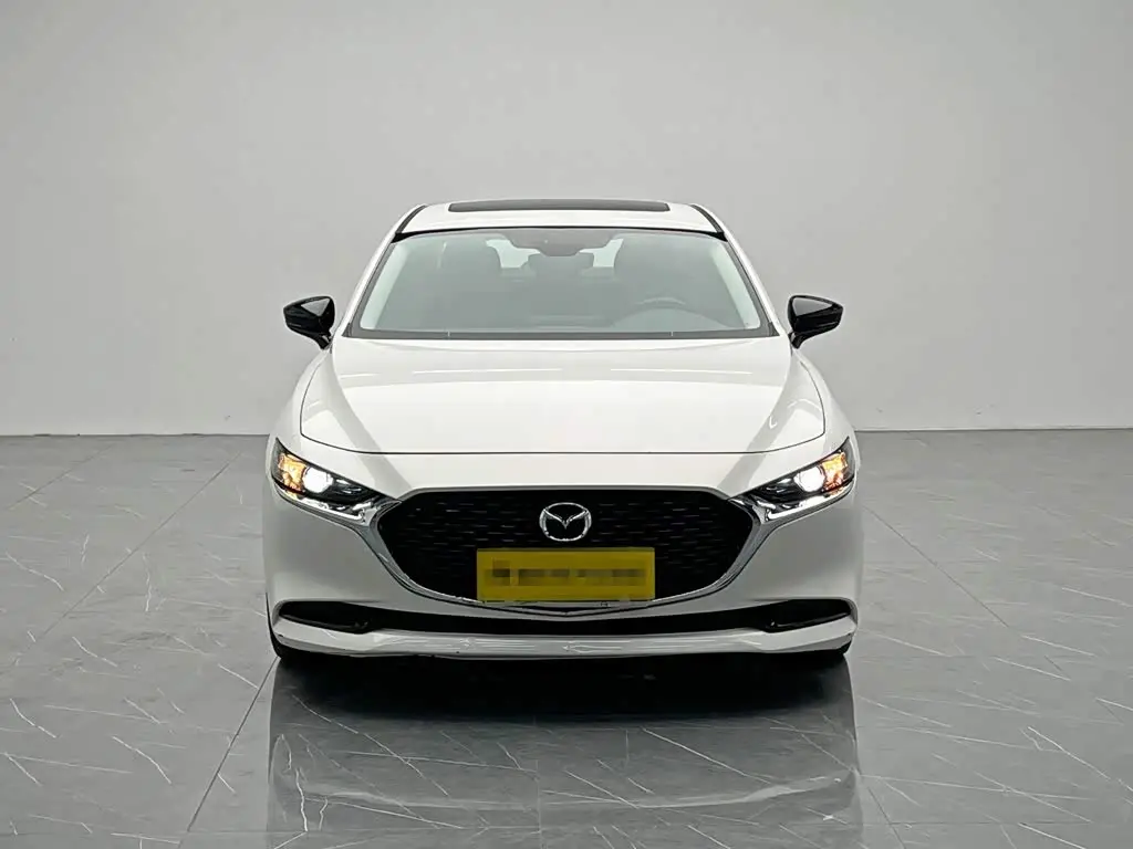 Mazda Mazda3 Axela 2024 — Photo 2/20