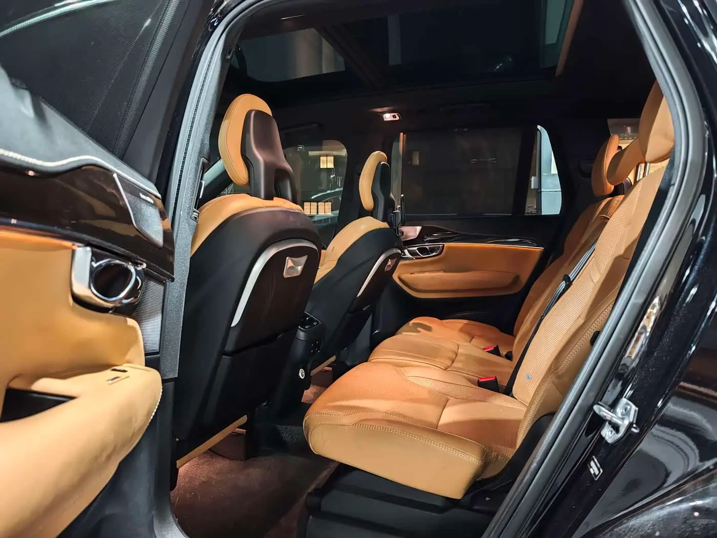 Volvo XC90 2017 — Photo 16/20