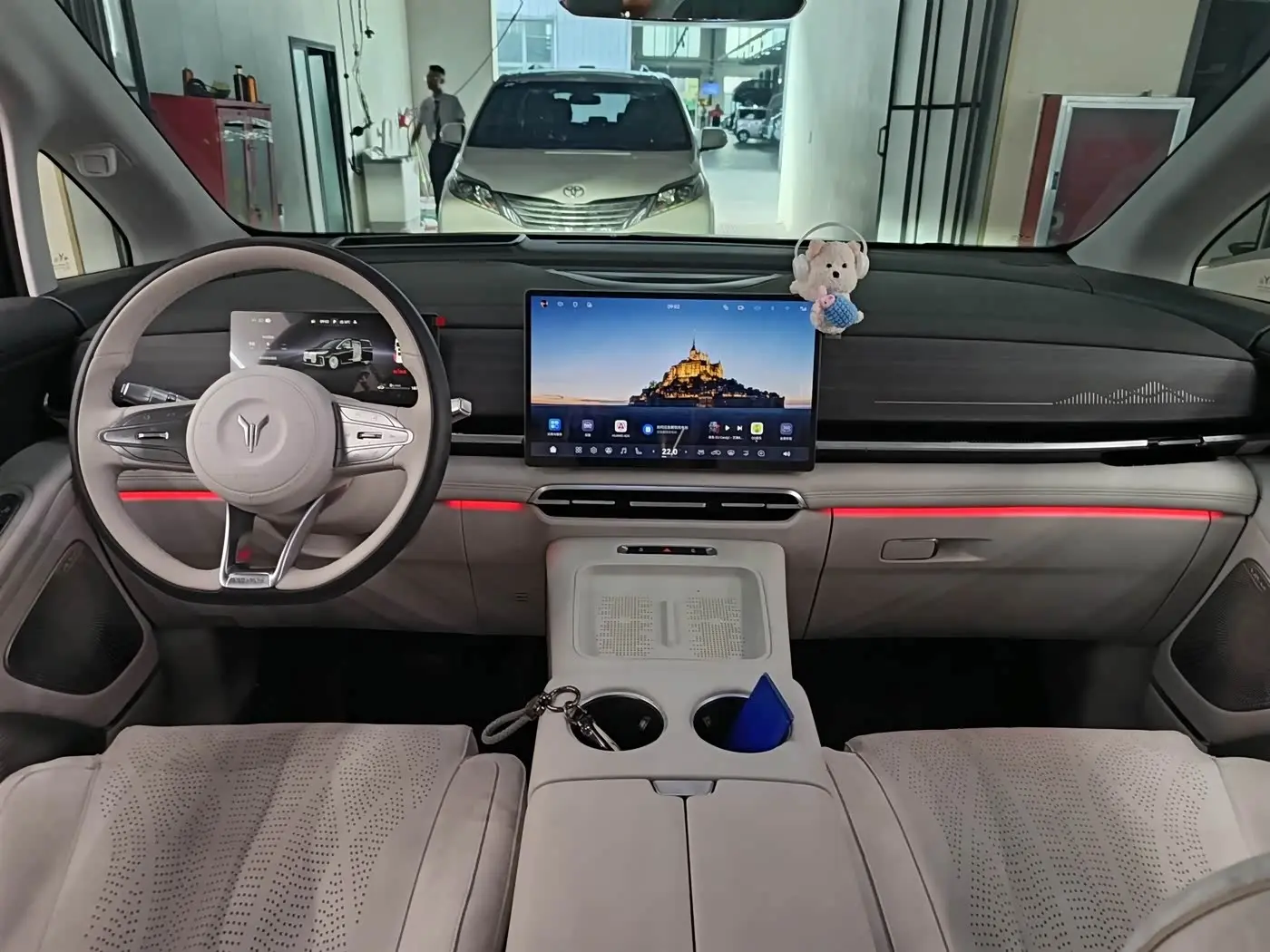 Voyah Auto Voyah Dreamer 2025 — Photo 6/9