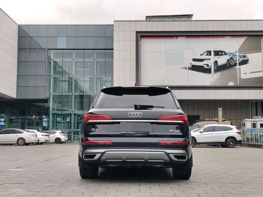 Audi Q7 2020 — Фото 8/8