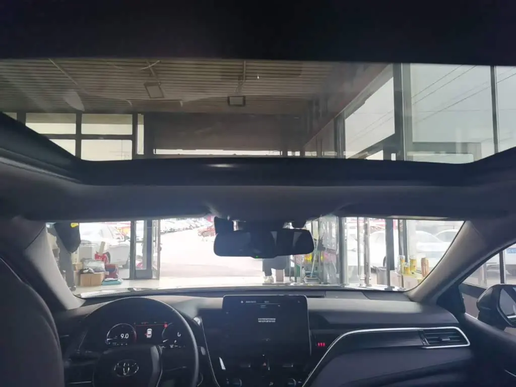 Toyota Camry 2021 — Фото 18/20