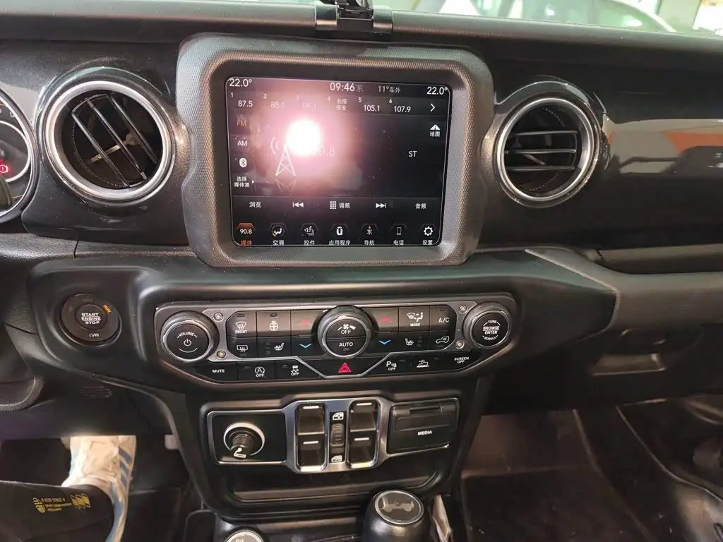 Jeep Wrangler 2022 — Фото 9/20