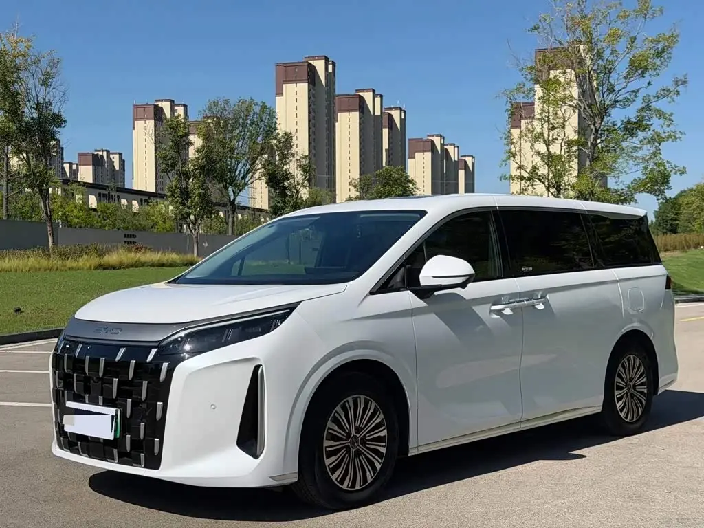 BYD M9 2026 — Şəkil 1/13