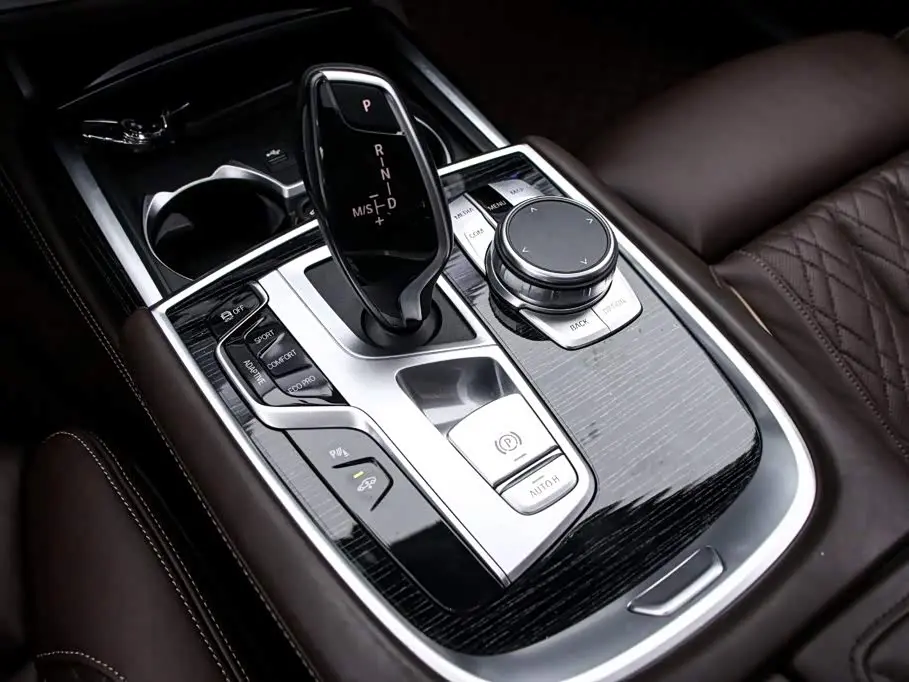 BMW 7 Series 2021 — Photo 10/20