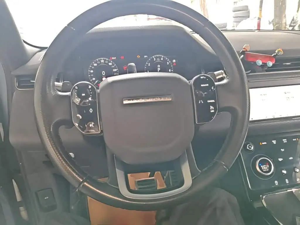 Land Rover Range Rover Evoque 2020 — Фото 11/20