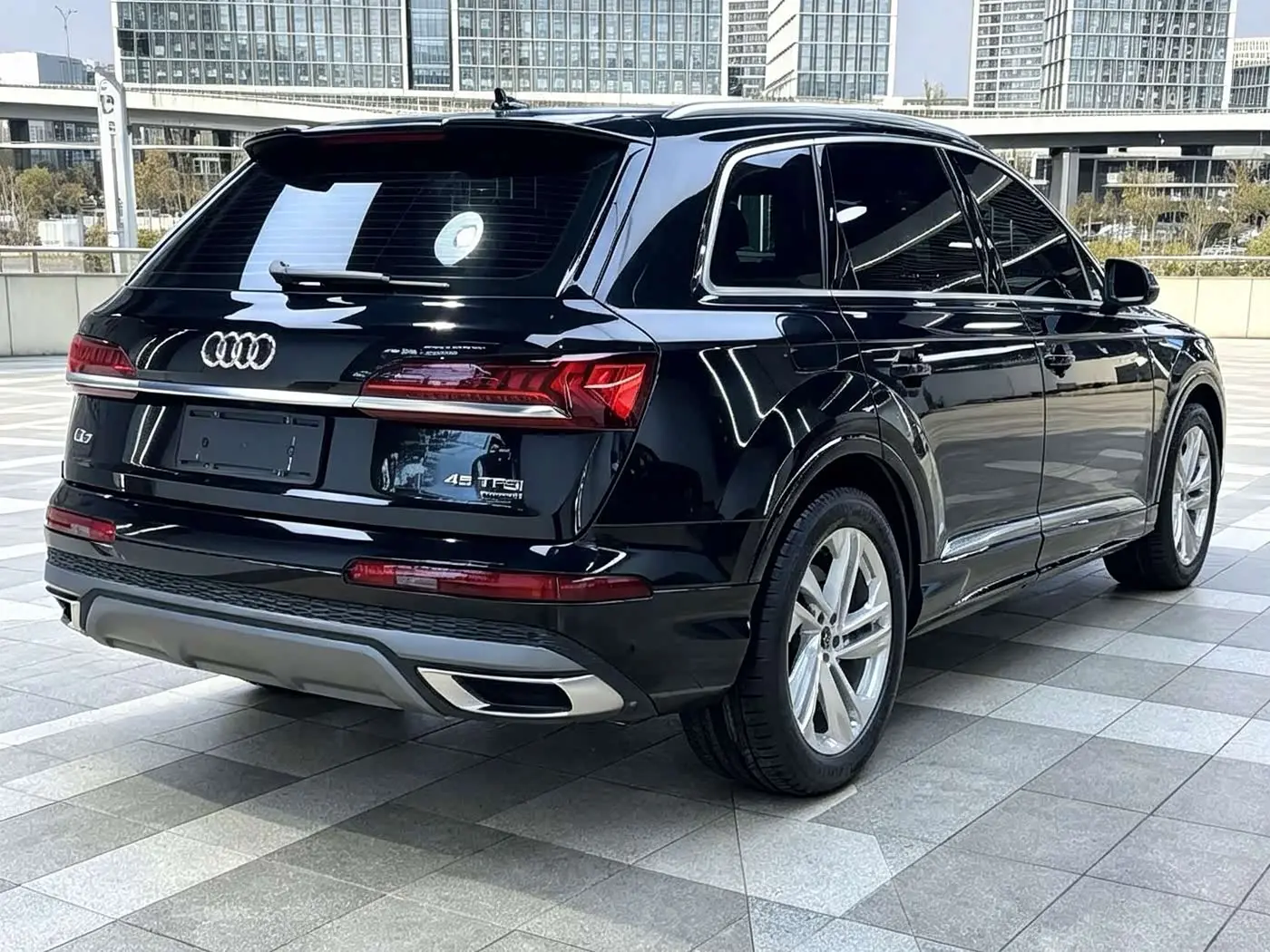 Audi Q7 2023 — Photo 7/9
