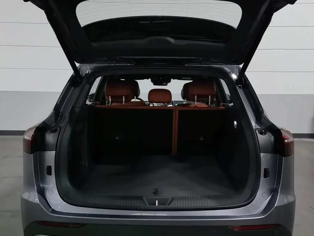 Hongqi HS6 PHEV 2026 — Photo 16/20