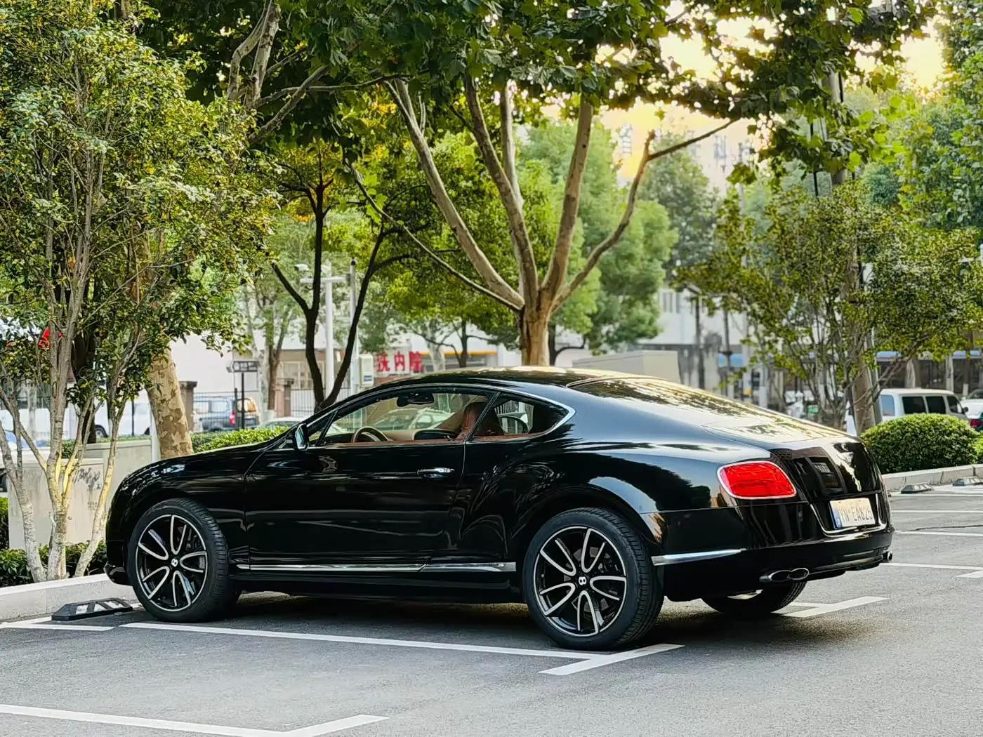 Bentley Continental 2015 — Фото 12/14