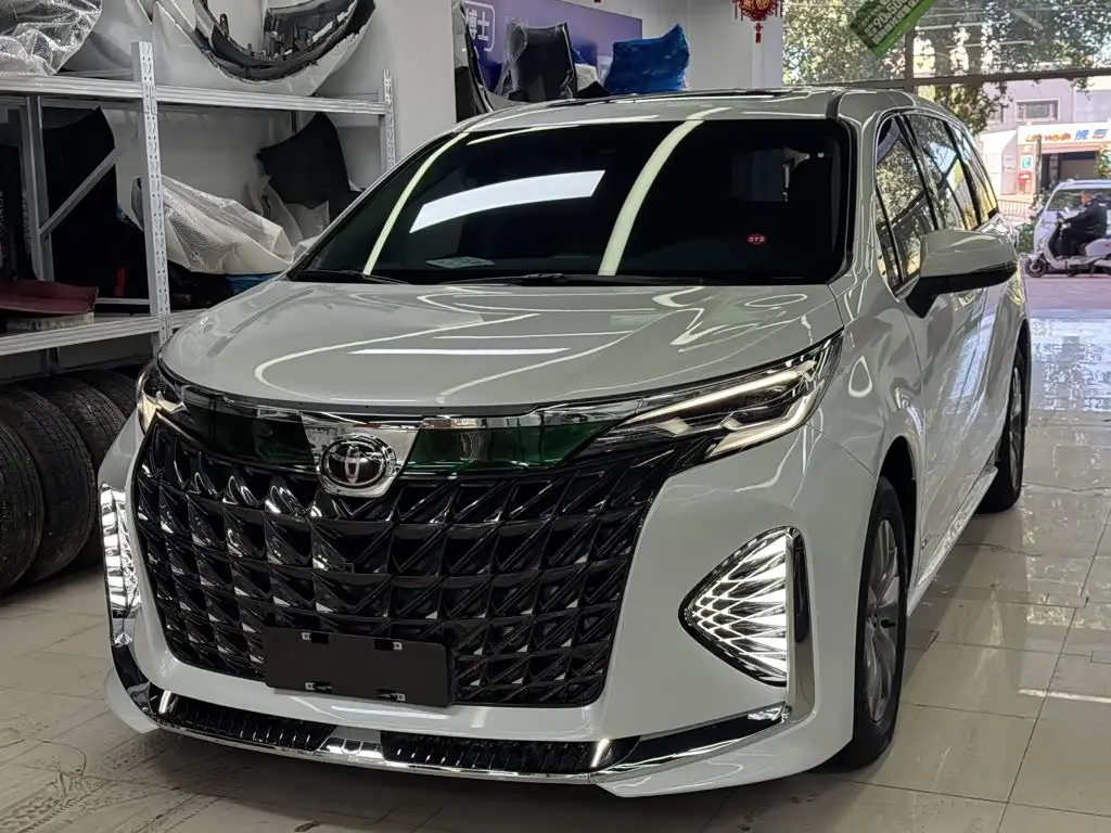 Toyota Sienna, 2025