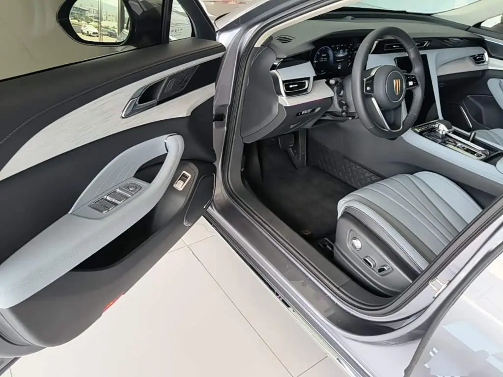 Hongqi H5 PHEV 2025 — Şəkil 12/20