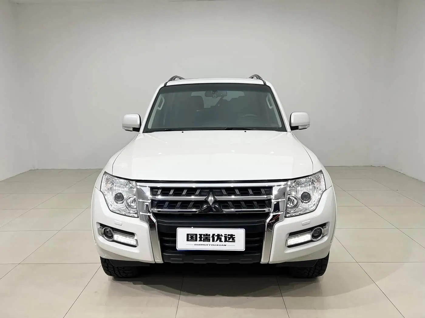 Mitsubishi Pajero 2018 — Photo 2/20