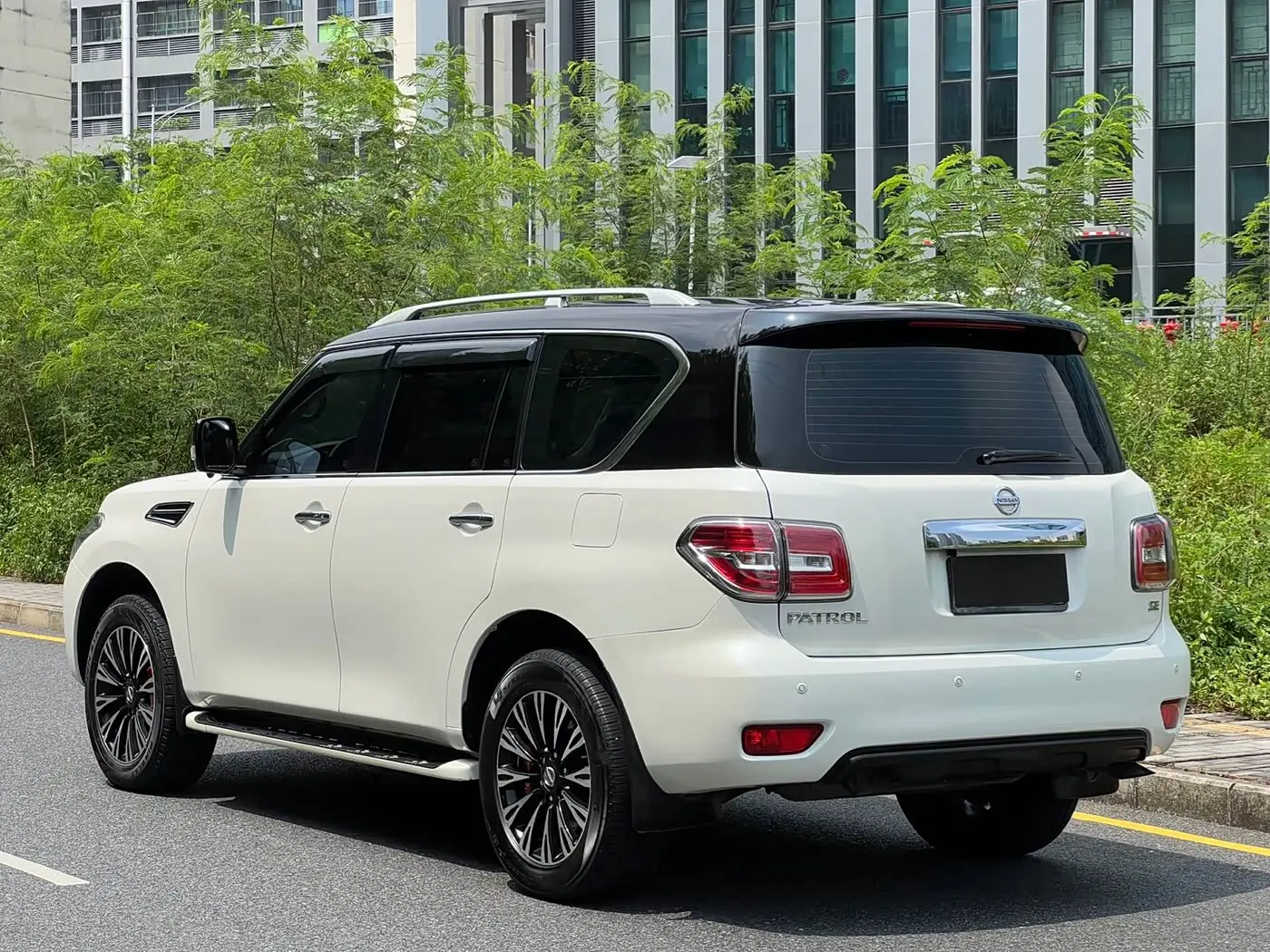 Nissan Patrol 2017 — Фото 15/18