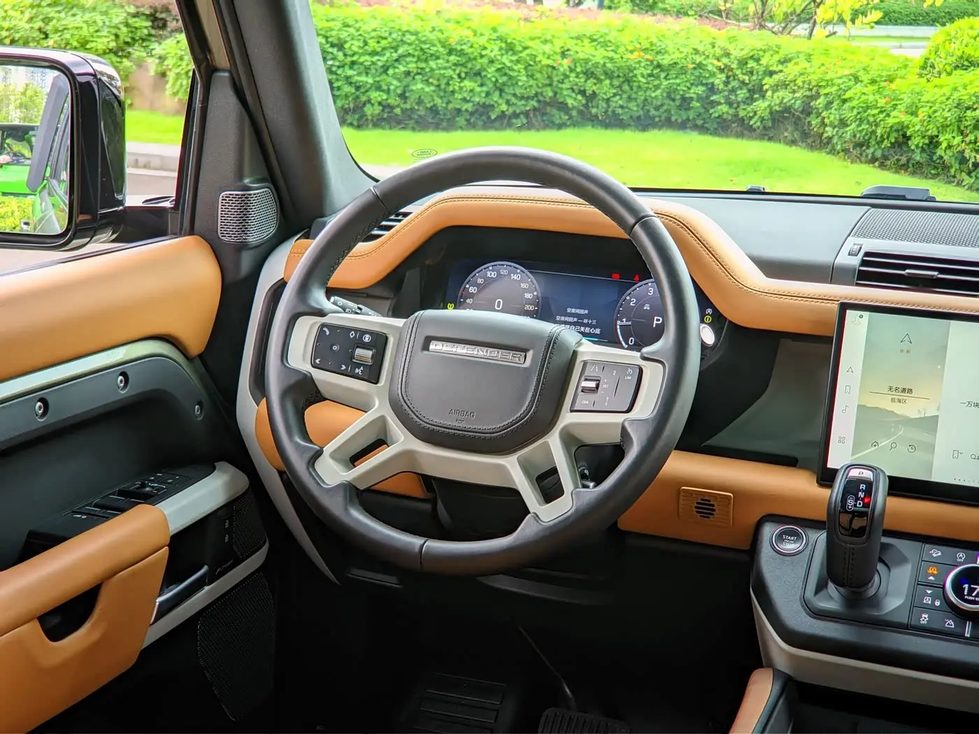 Land Rover Defender 2024 — Photo 10/16