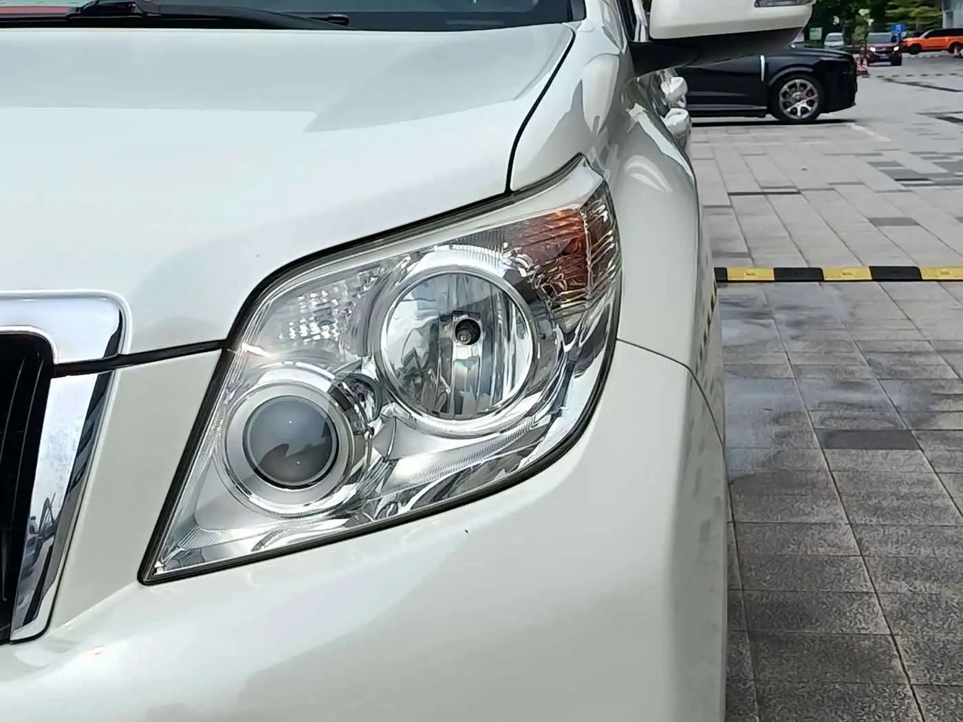 Toyota Prado 2010 — Photo 14/17