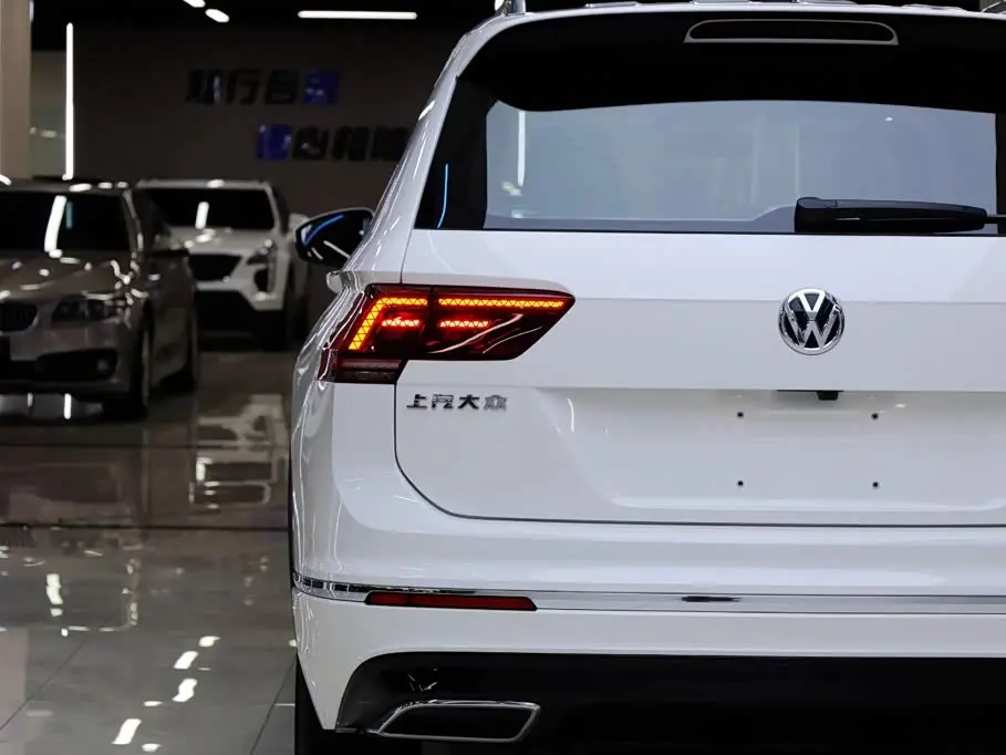 Volkswagen Tiguan L PHEV 2020 — Şəkil 8/20