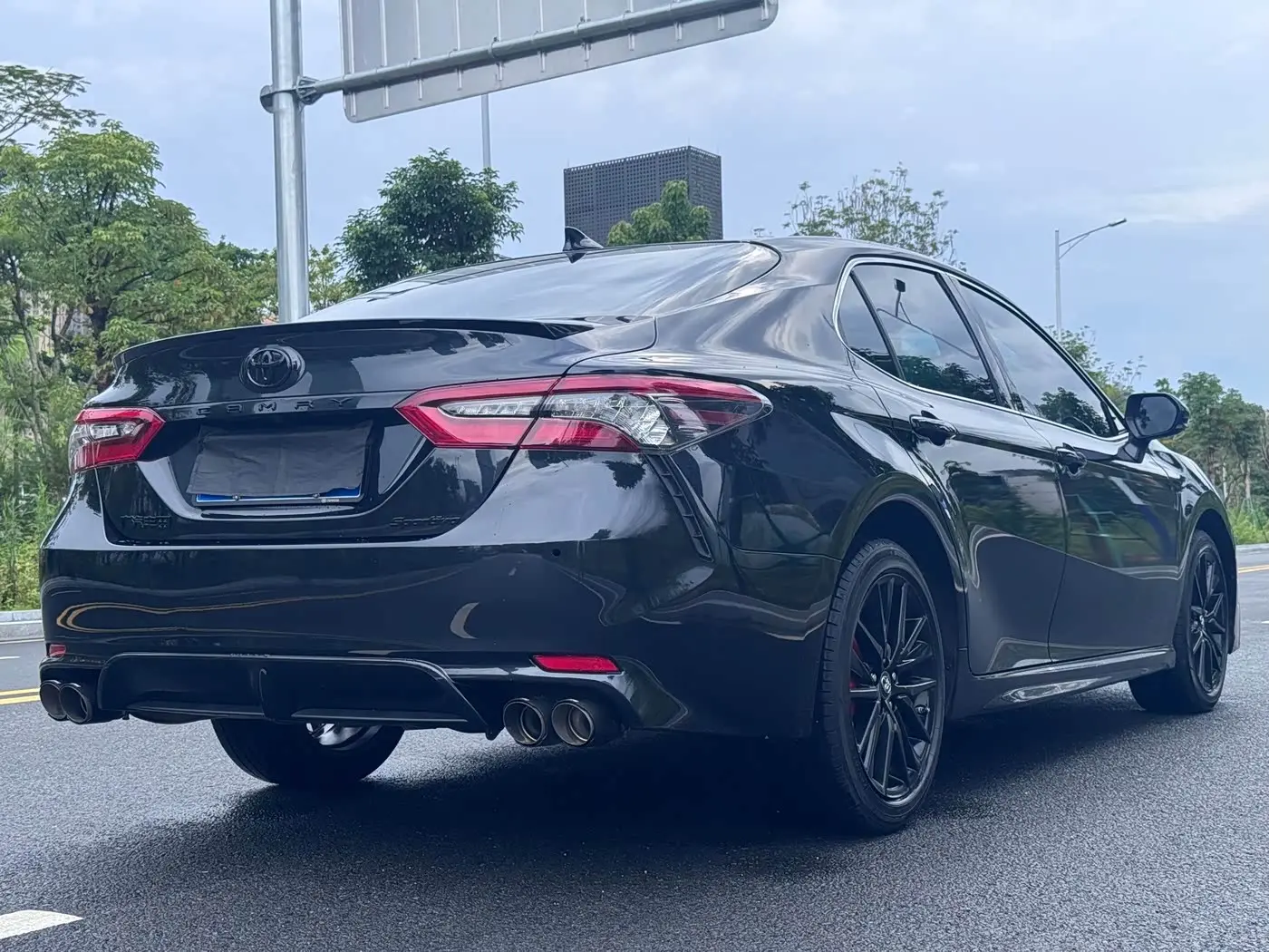 Toyota Camry 2023 — Фото 10/20