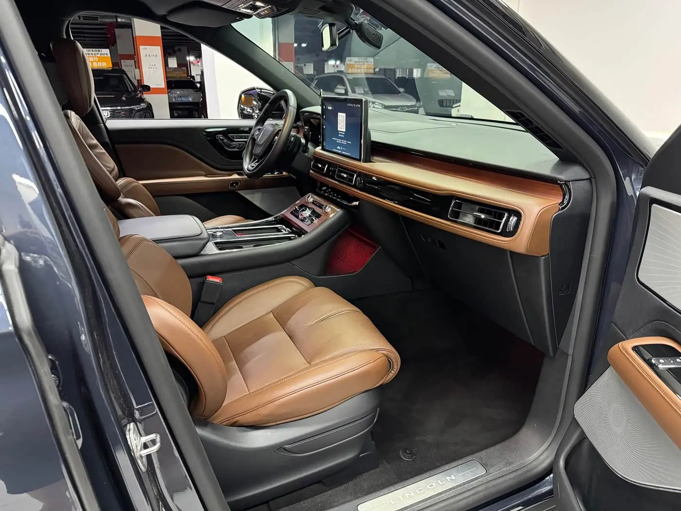 Lincoln Aviator 2021 — ფოტო 12/18