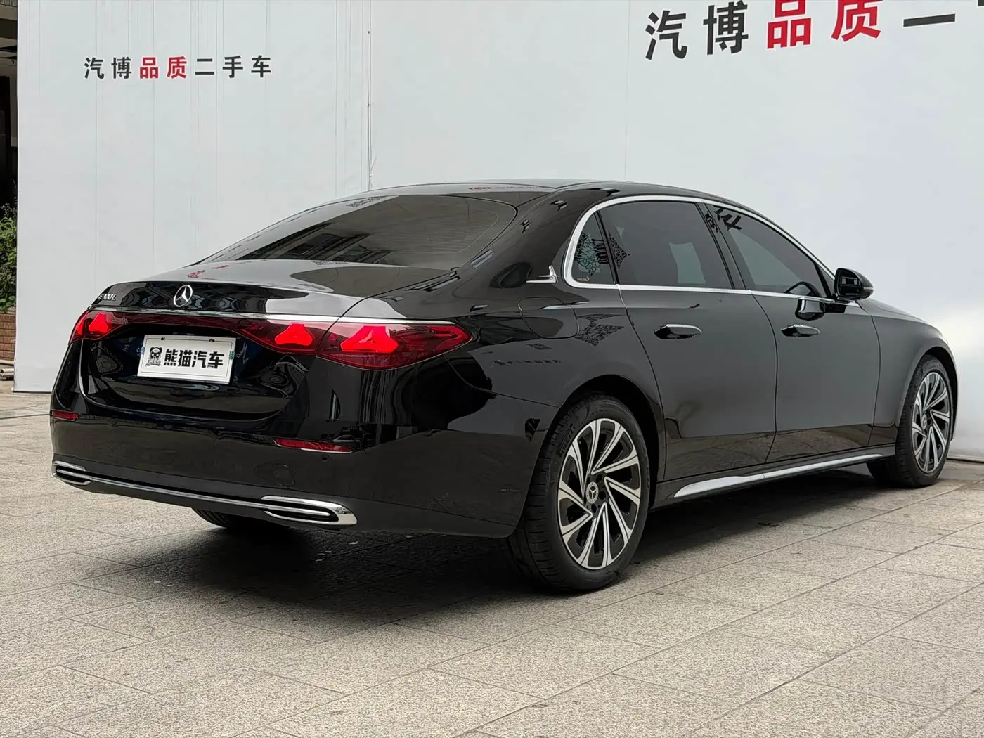 Mercedes-Benz E-Class 2025 — Photo 5/18