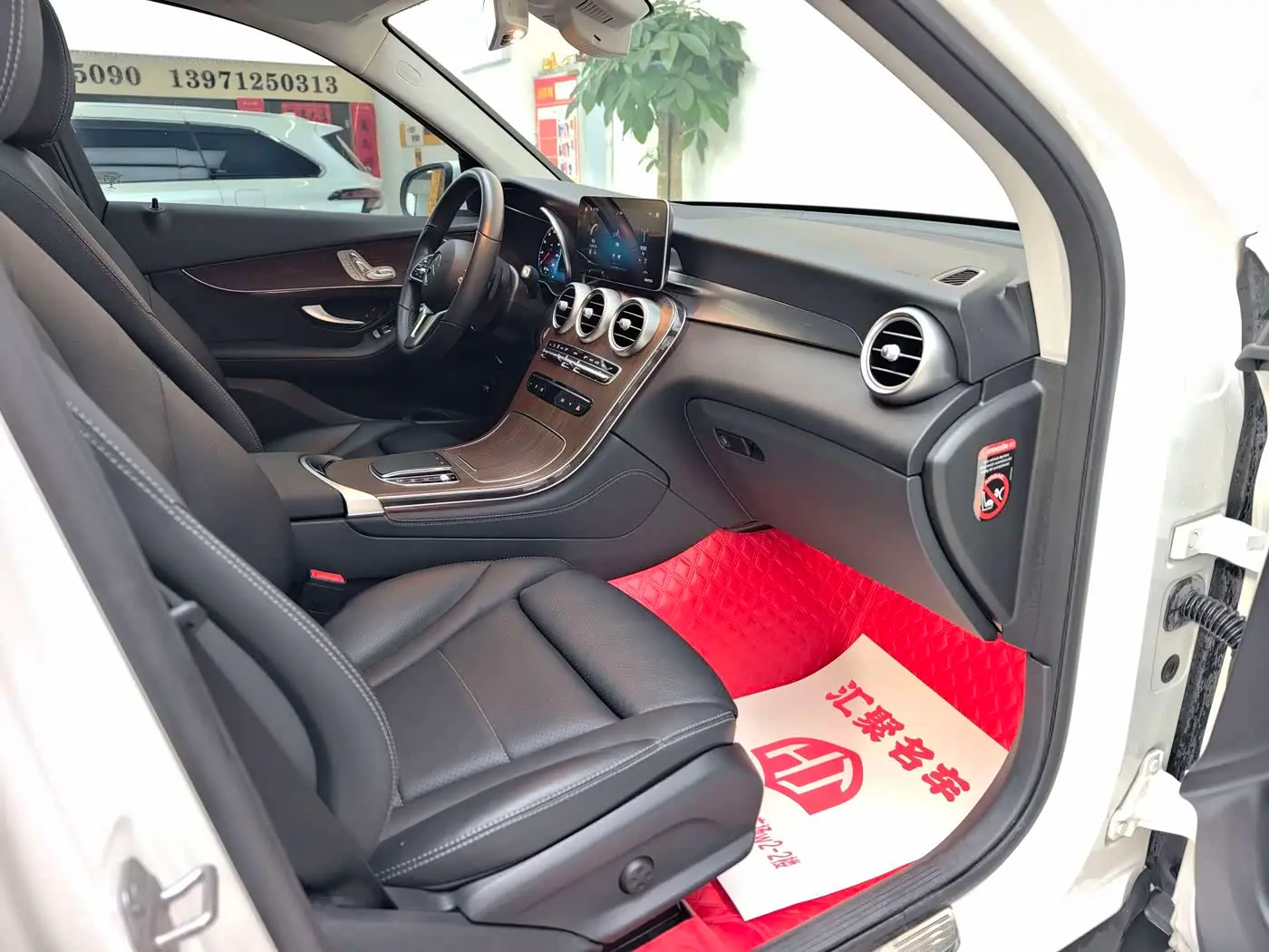 Mercedes-Benz GLC 2020 — Photo 19/20