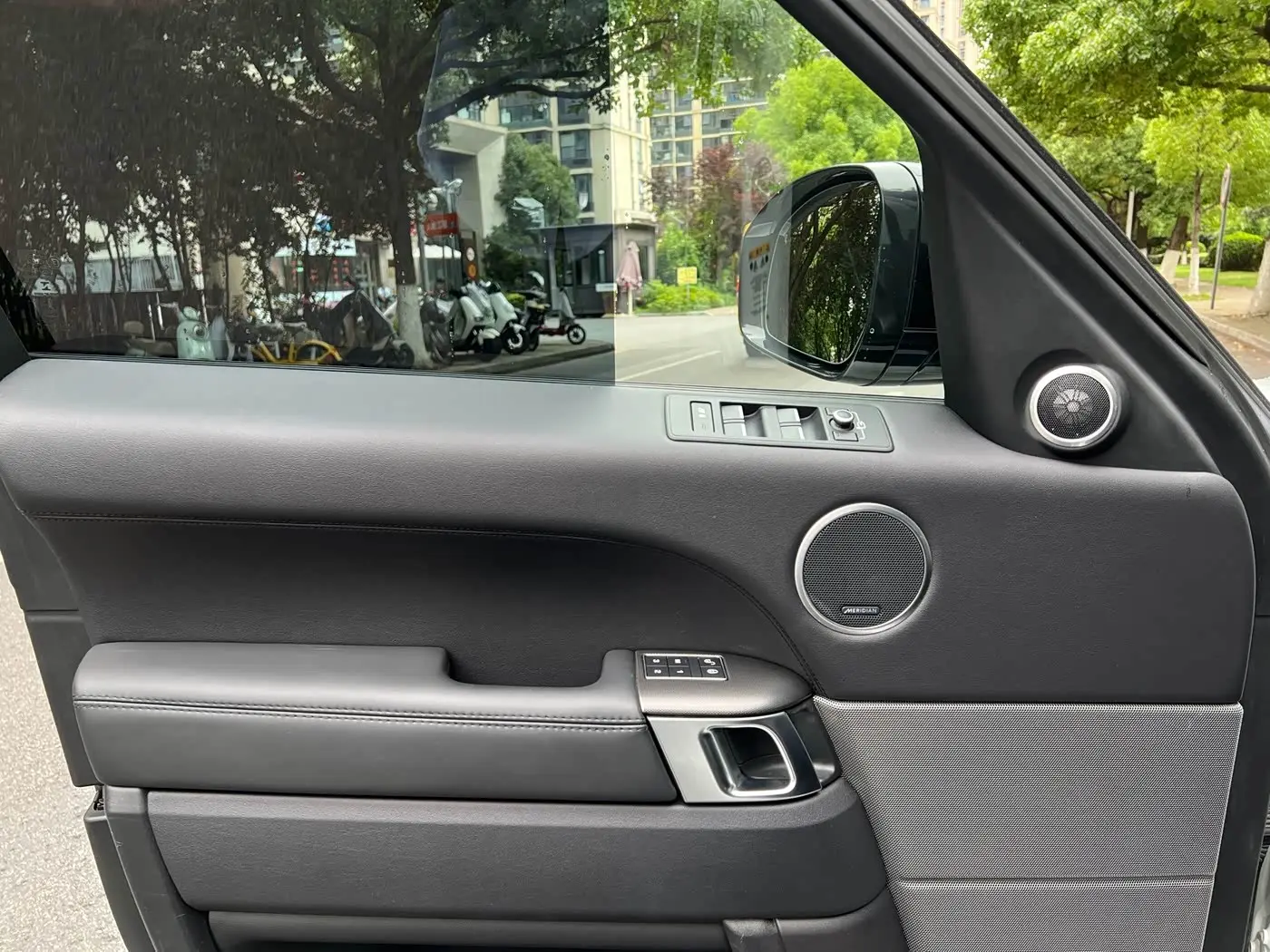Land Rover Range Rover Sport 2017 — Photo 11/20