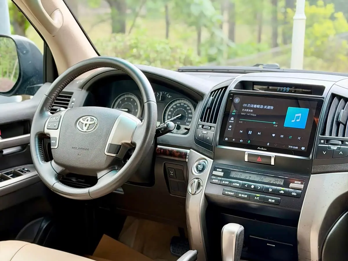 Toyota Land Cruiser 2010 — Şəkil 16/20