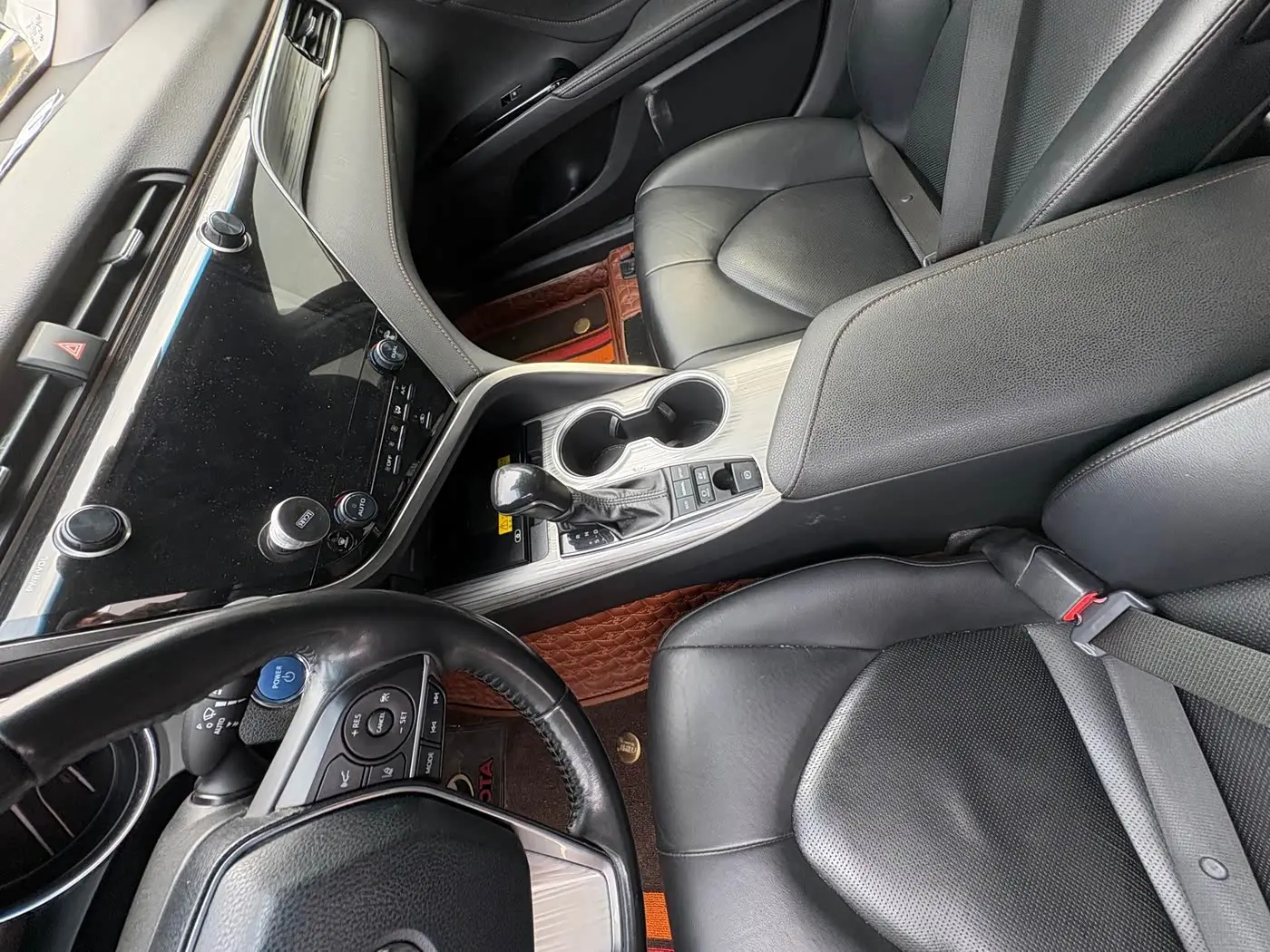 Toyota Camry 2019 — Photo 8/16