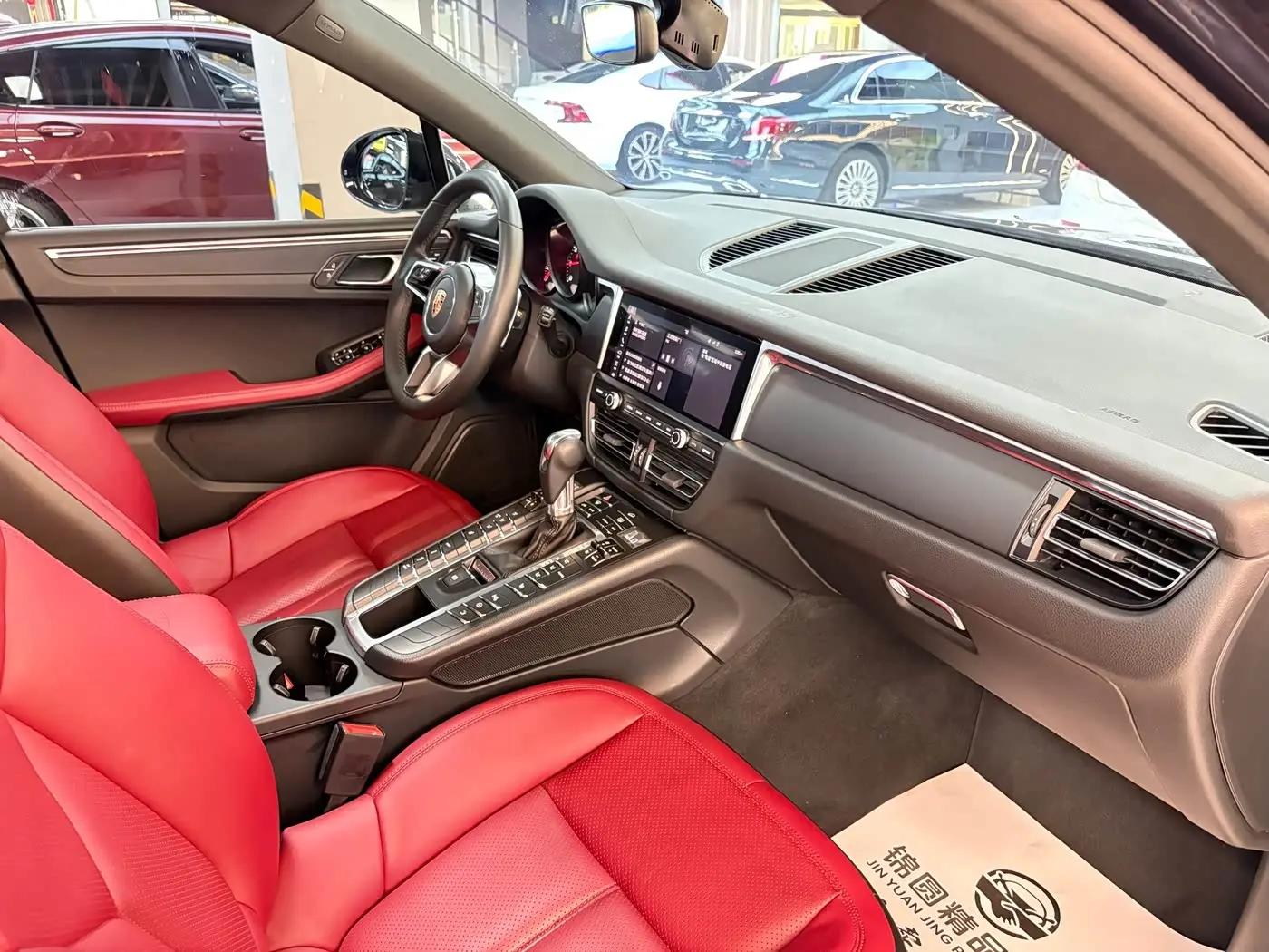 Porsche Macan 2019 — Photo 17/20