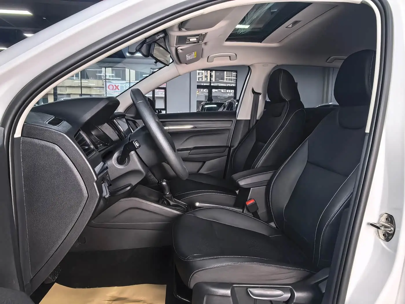 Škoda Kamiq 2023 — Photo 8/20