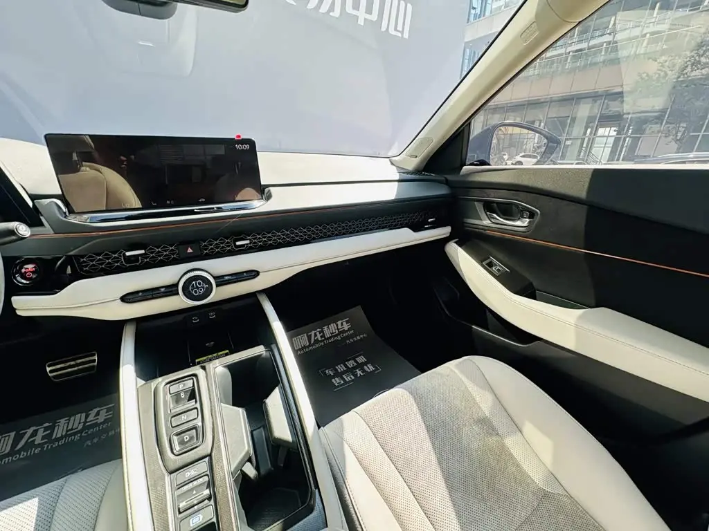 Honda Accord New Energy 2023 — Photo 14/20