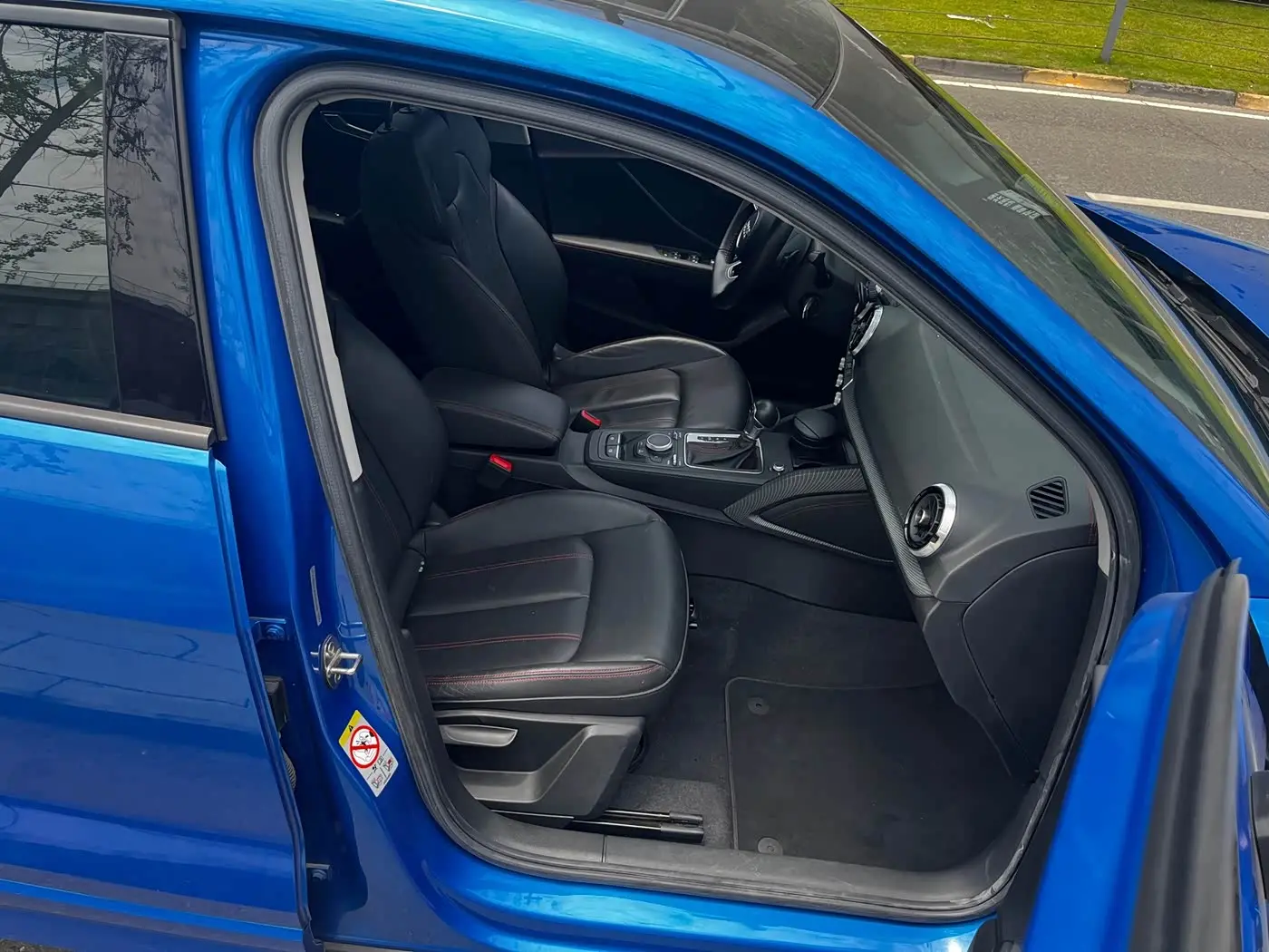 Audi Q2L 2022 — Şəkil 11/16