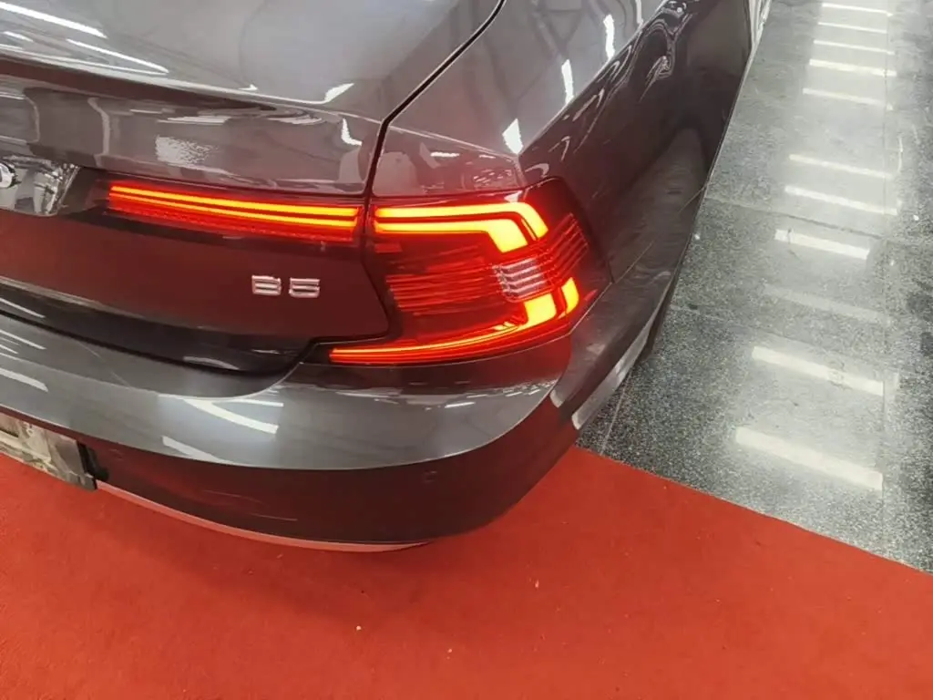 Volvo S90 2023 — Фото 8/20