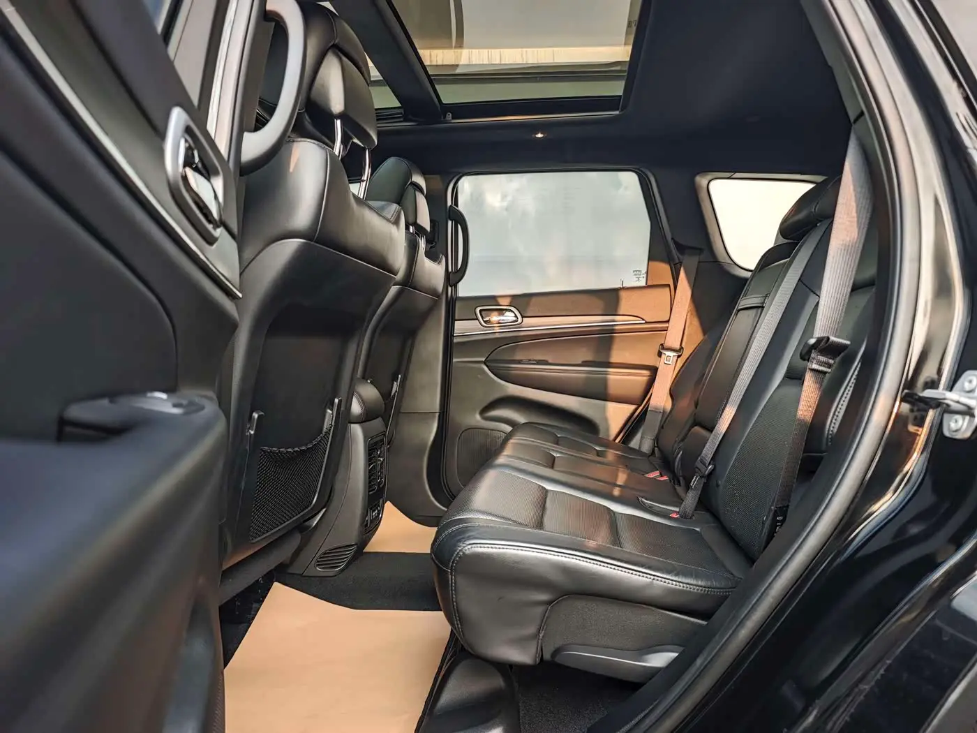 Jeep Grand Cherokee 2021 — Photo 9/20