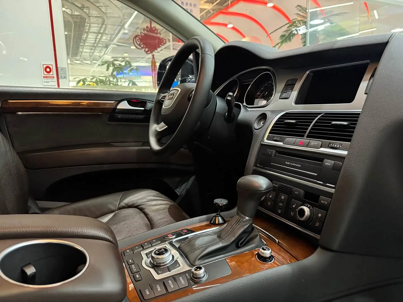 Audi Q7 2014 — ფოტო 8/18