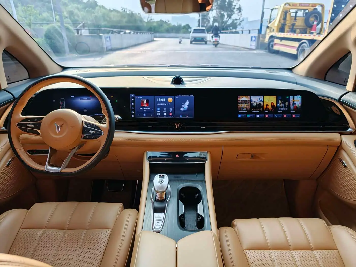 Voyah Auto Voyah Dreamer 2022 — Photo 8/20